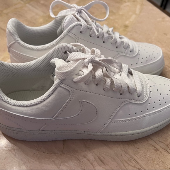 BRAND NEW . NEVER WORN . IN BOX Nike court vision LO NN White Athletic Sneakers - Picture 1 of 6